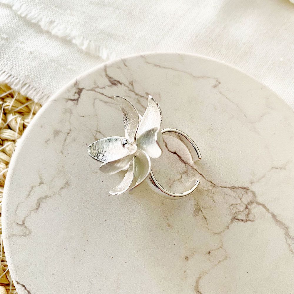 ANILLO AZUCENA PLATEADA 1